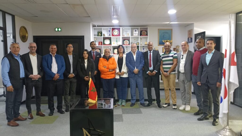 ¤ بلاغ صحفي ¤ مقر الجامعة الملكية المغربية للملاكمة بالرباط ،يحتضن الإجتماع الأول لأعضاء المكتب المديري الجديد . ¤ بلاغ صحفي ¤ مقر الجامعة الملكية المغربية للملاكمة بالرباط ،يحتضن الإجتماع الأول لأعضاء المكتب المديري الجديد .