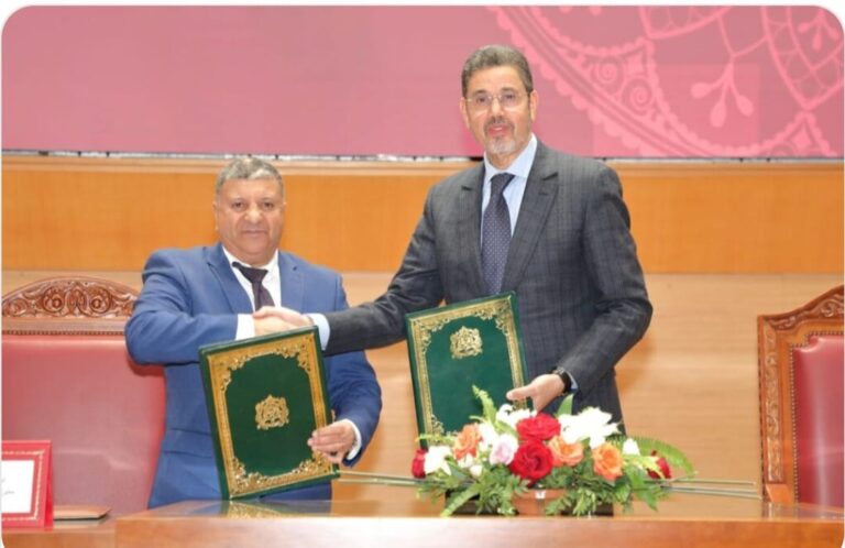 *”المجلس الأعلى للسلطة القضائية والمعهد العالي للإعلام والاتصال يوقعان اتفاقية شراكة”*