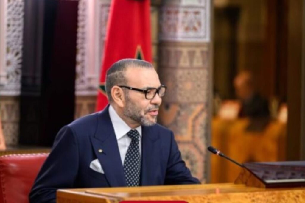 الملك يعين مسؤولين جدد بمناصب عليا ويؤشر على تعيينات لـ35 واليا وعاملا وسفيرا الملك يعين مسؤولين جدد بمناصب عليا ويؤشر على تعيينات لـ35 واليا وعاملا وسفيرا