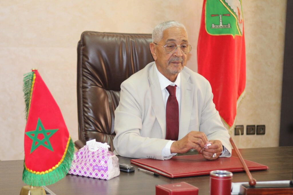 رئيس جماعة بوجدور يثمن دعم المملكة المتحدة لمبادرة الحكم الذاتي رئيس جماعة بوجدور يثمن دعم المملكة المتحدة لمبادرة الحكم الذاتي